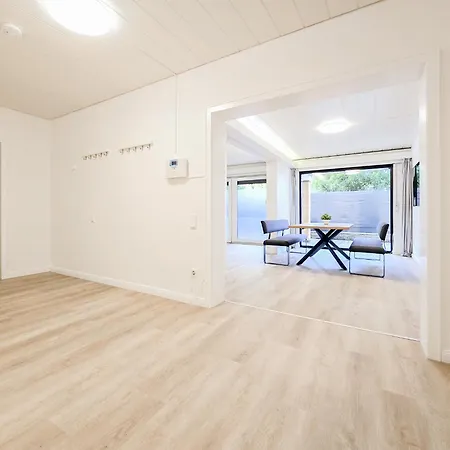 Tolstov Apartments - 3 Schlafzimmer - Terrasse - 25 Min Messe Dus Daire *