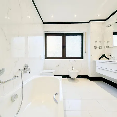 Tolstov - 3 With Terrace - 25 Min Messe Dus Appartement Duisburg