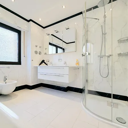 Tolstov - 3 With Terrace - 25 Min Messe Dus Duisburg