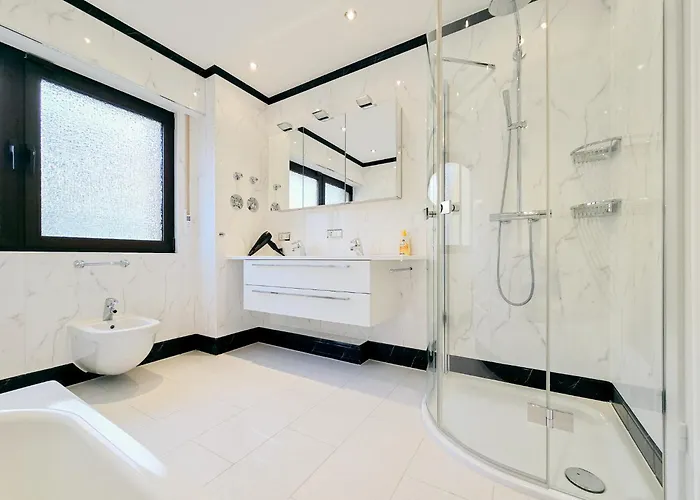 Tolstov - 3 With Terrace - 25 Min Messe Dus Duisburg